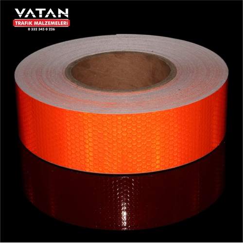 KIRMIZI PETEKLİ REFLEKTİF BANT 5 cm X 50 Metre KIRMIZI PETEKLİ REFLEKTİF BANT 5 cm X 50 Metre